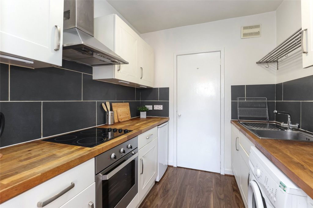 Property photo 3 of 23 Picture No. 19