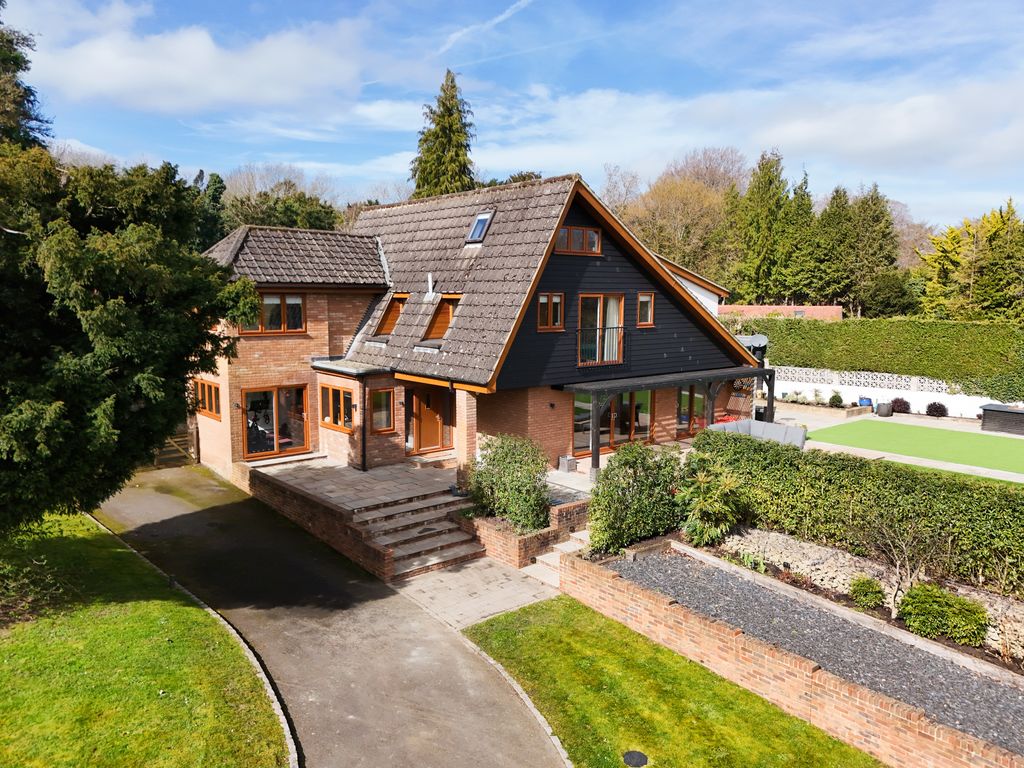 Property photo 1 of 25 Front