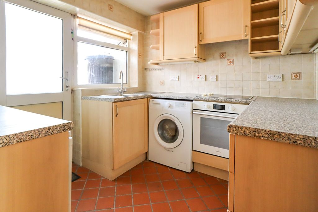Property photo 3 of 9