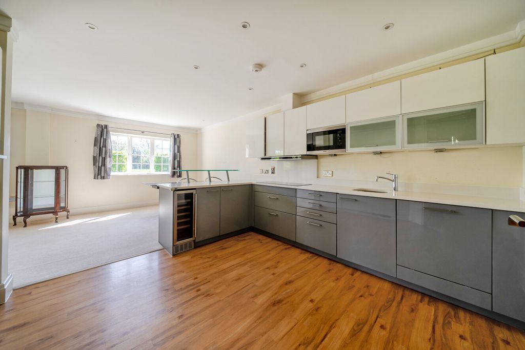 Property photo 3 of 18 1449219-8-69E5Fed...