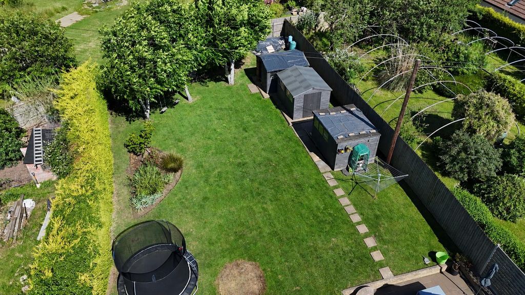 Property photo 2 of 36