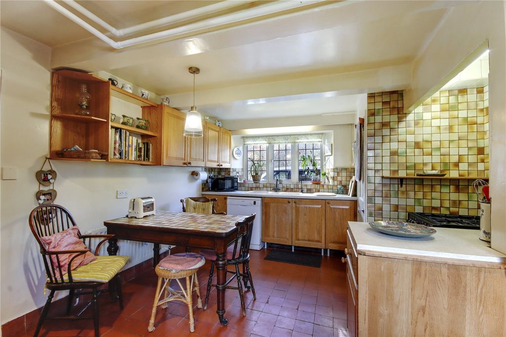 Property photo 3 of 18 Kitchen