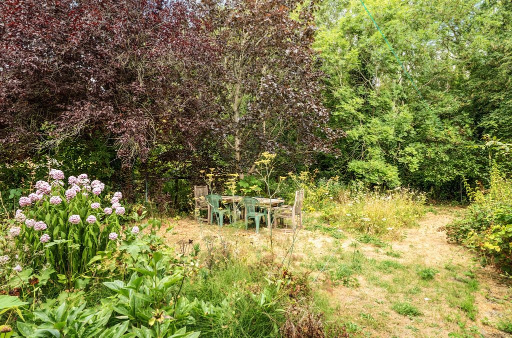 Property photo 2 of 16 Garden
