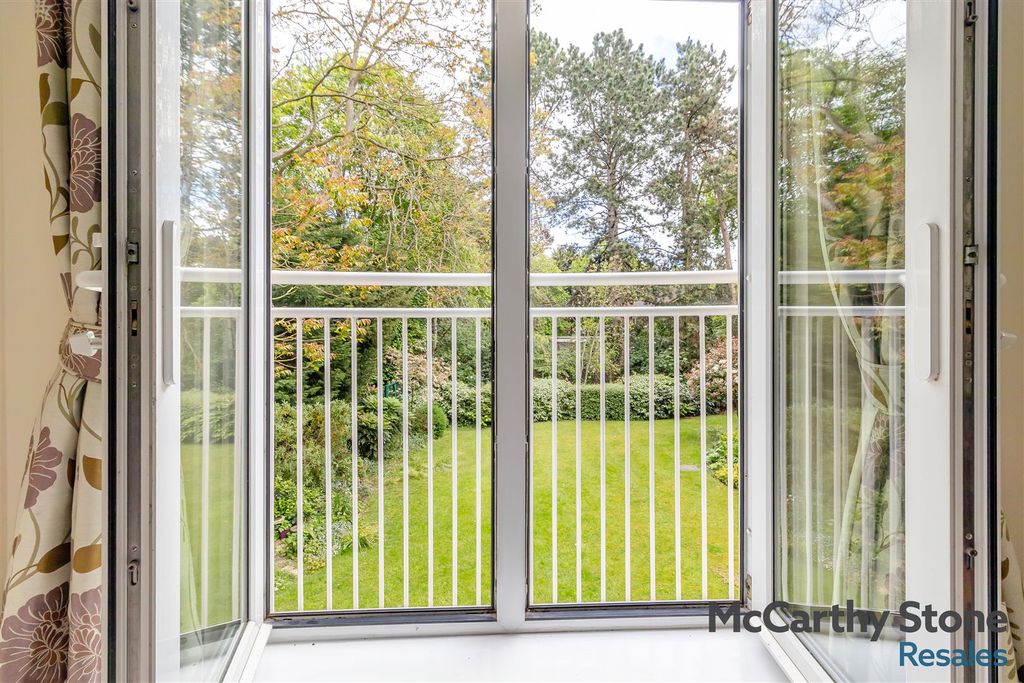 Property photo 3 of 20 8691247-Interior06.Jpg