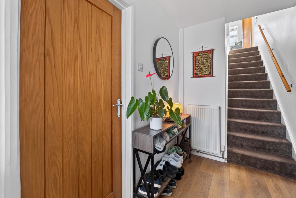 Property photo 2 of 30