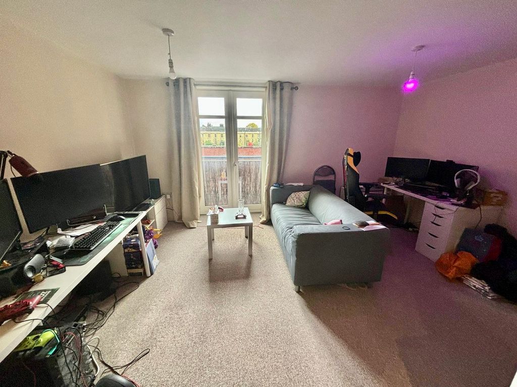 Property photo 3 of 12 Image