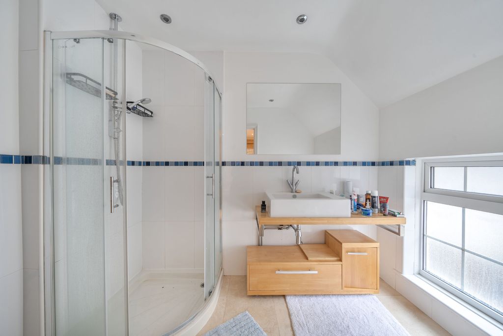Additional image 8 of 3 bed flat for saleMarsh Road, Pinner, Middlesex HA5