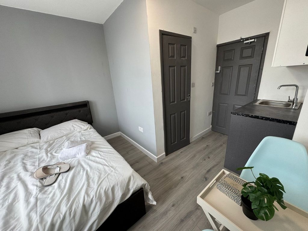 Property photo 1 of 3