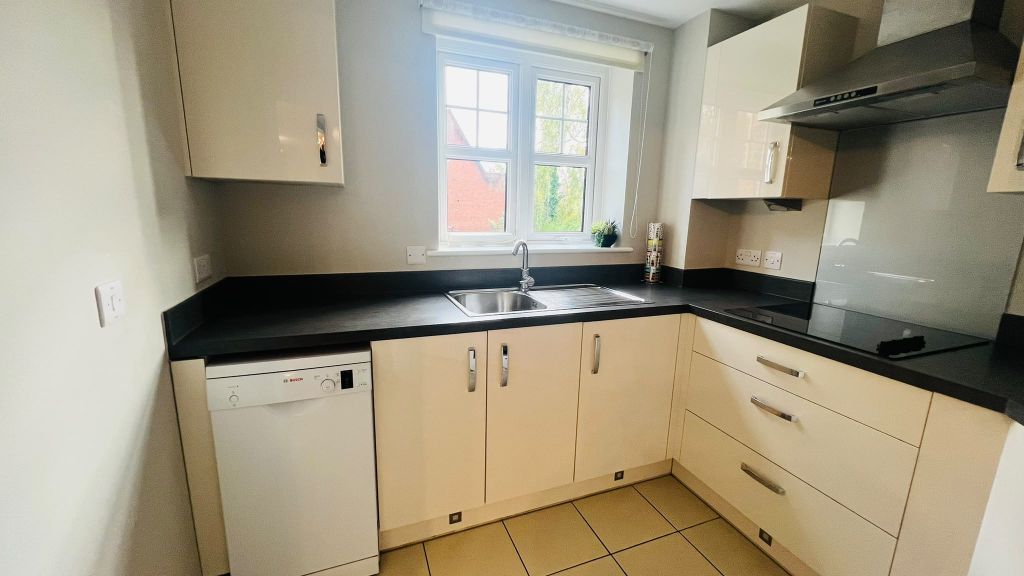 Property photo 2 of 14 Kitchen