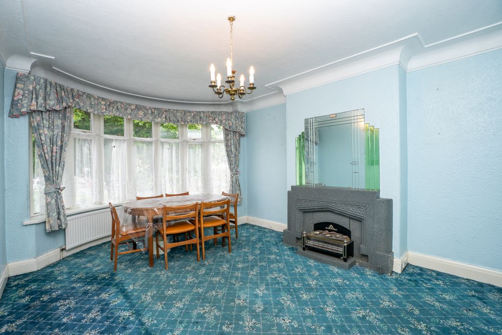 Property photo 3 of 31 63Easterleyv24