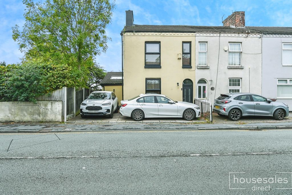 Property photo 1 of 18