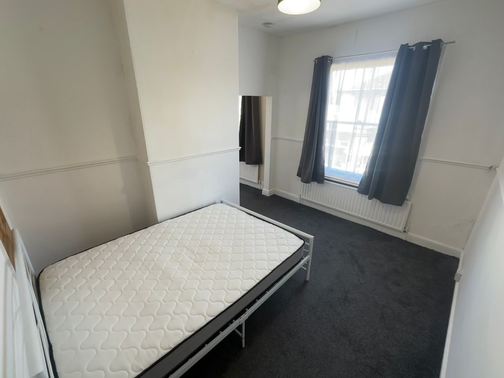 Property photo 3 of 4 Bedroom