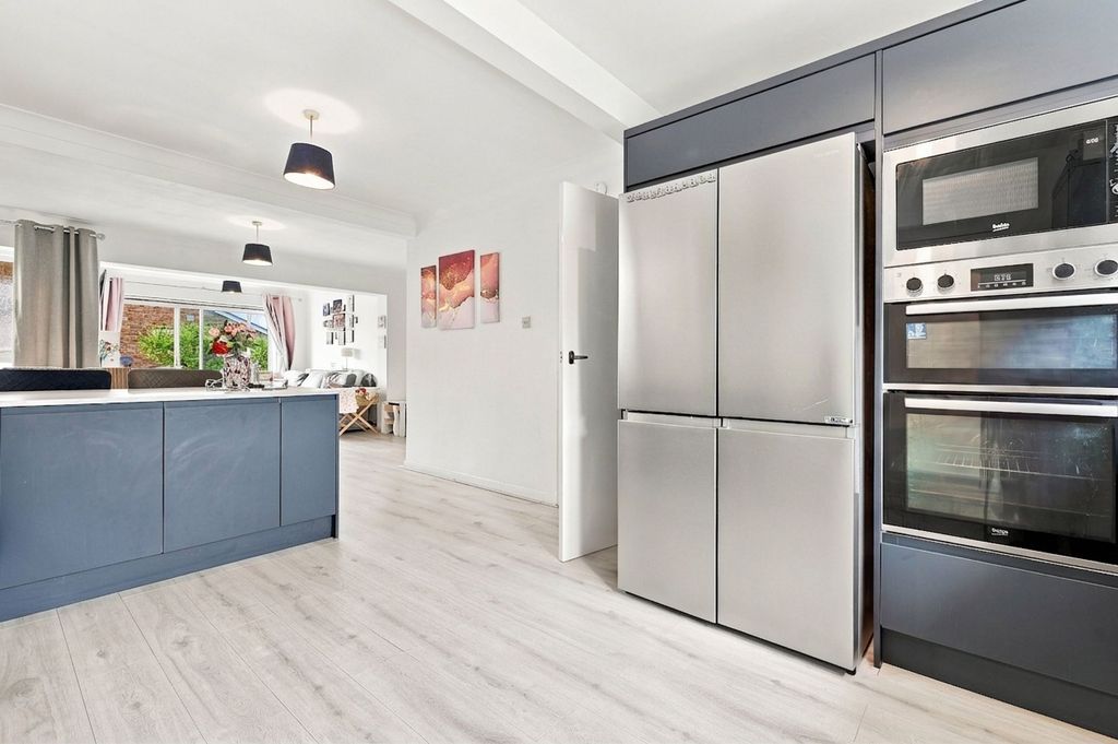 Property photo 3 of 18 Open Plan