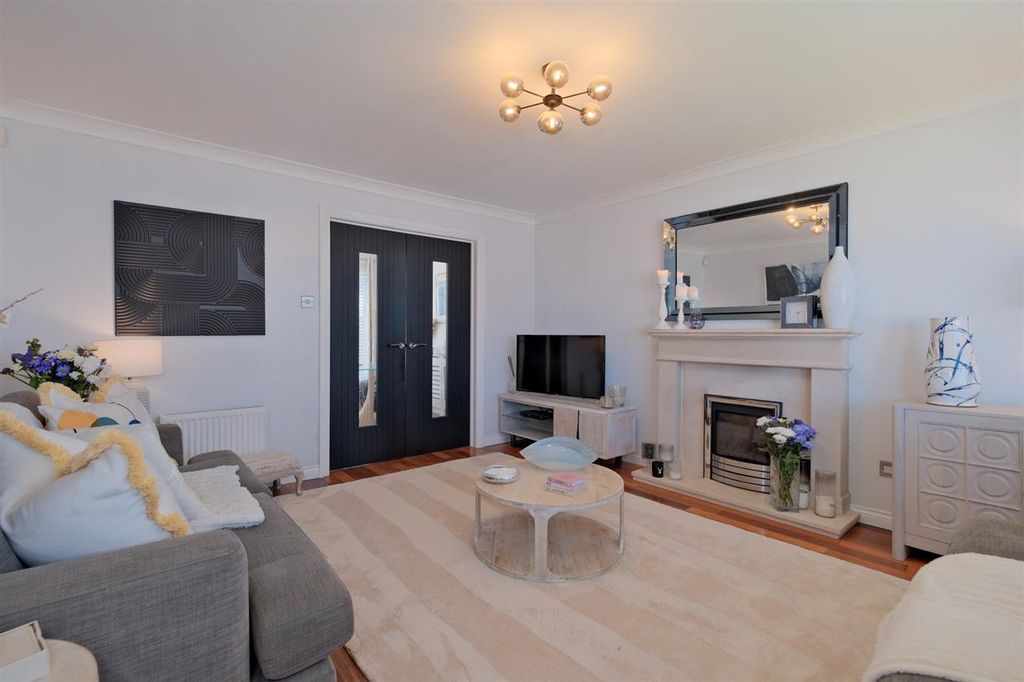 Property photo 3 of 33