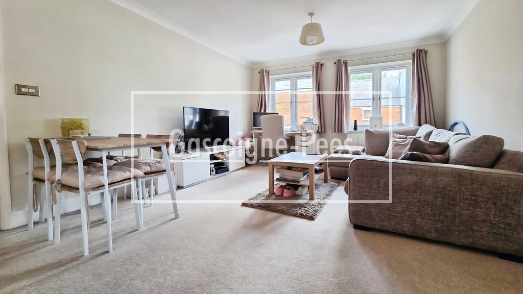 Property photo 2 of 7