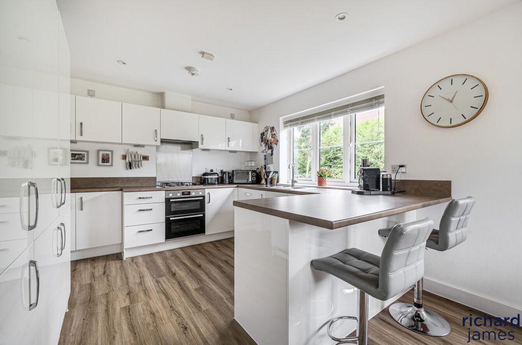 Property photo 3 of 17 c540Bb617A734ee8A3B7954F7040626c