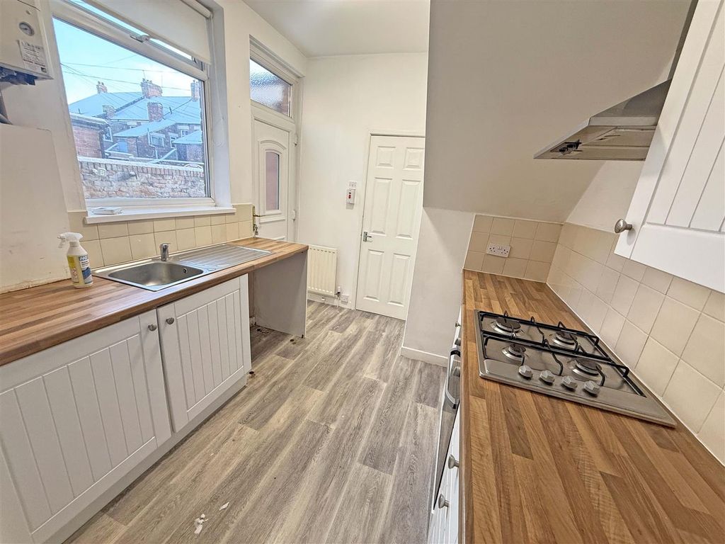 Property photo 3 of 6 Morpeth Terrace Kitchen.Jpg