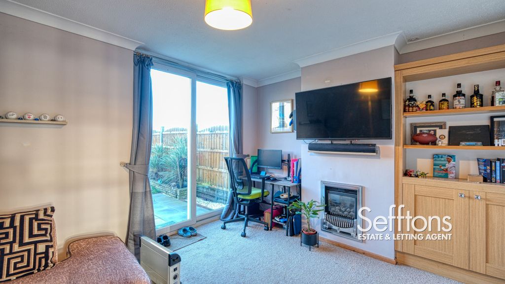 Property photo 3 of 16 Dscf7789_43