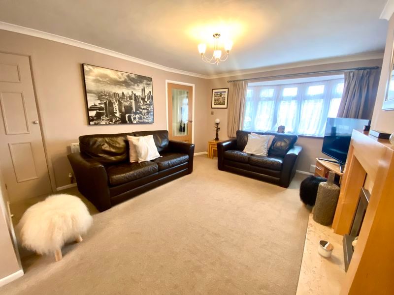Property photo 2 of 19 Lounge