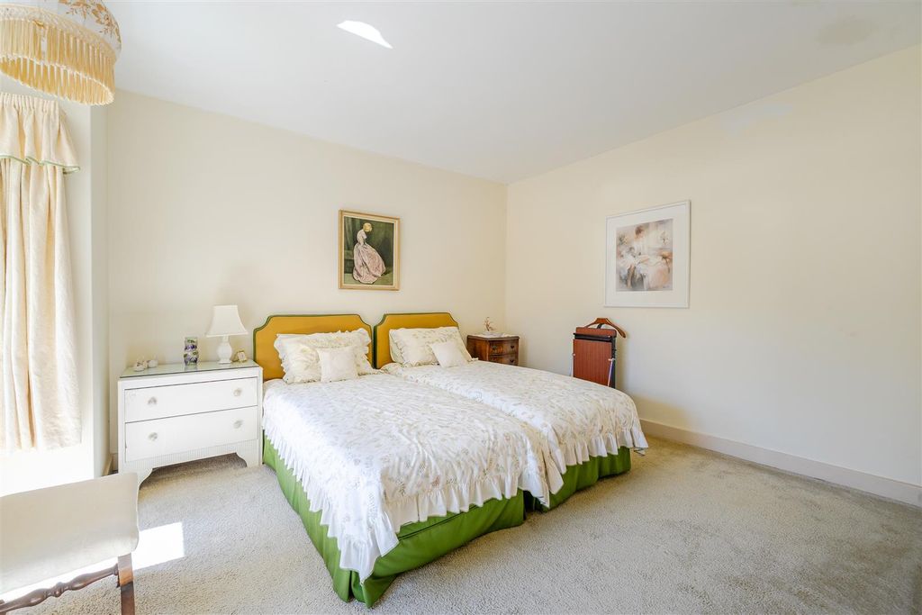 Additional image 15 of 4 bed detached house for saleHeatherdene Avenue, Crowthorne, Berkshire RG45