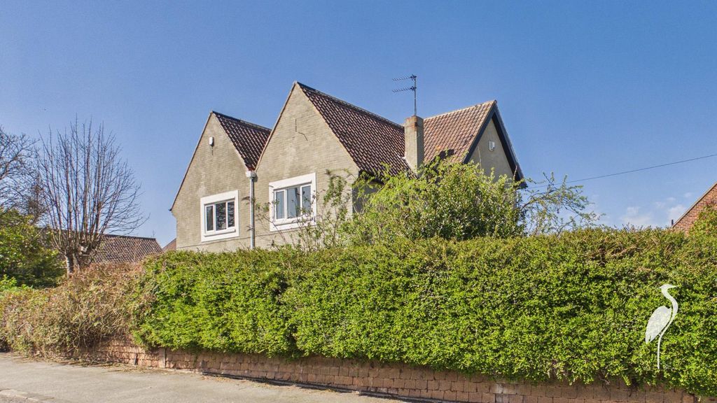 Property photo 1 of 42