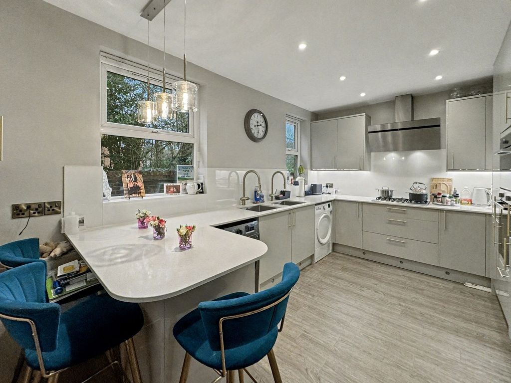 Property photo 3 of 30