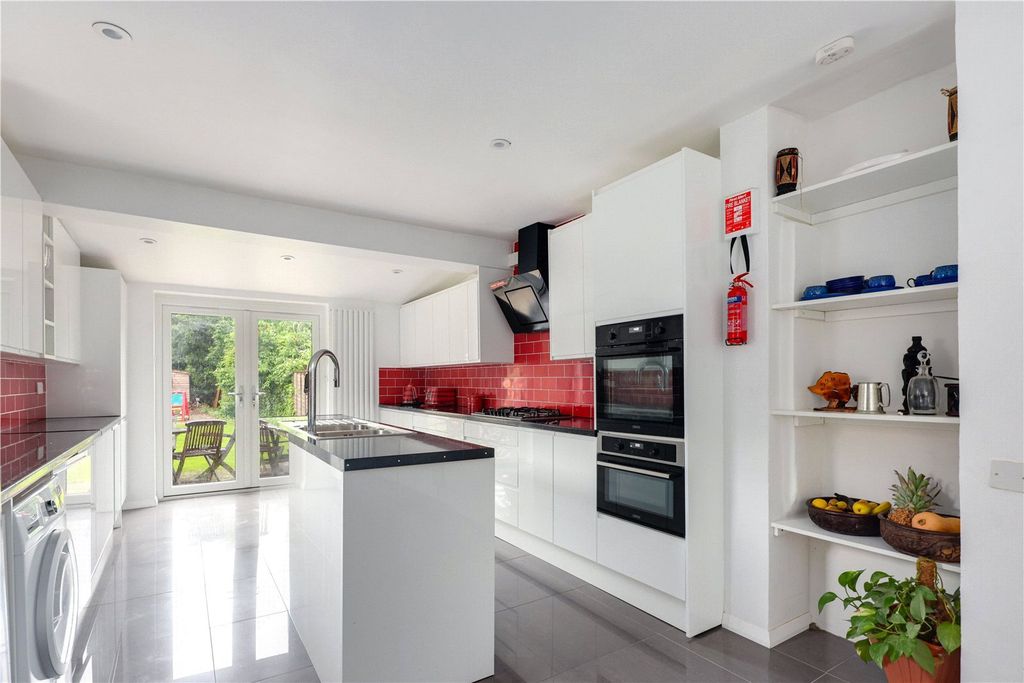 Property photo 2 of 8 Kitchen/Diner