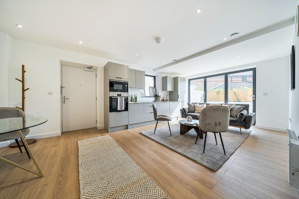 Property photo 1 of 13 4411020