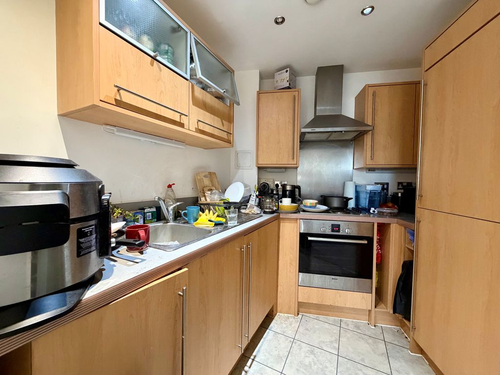 Property photo 2 of 7 Kitchen