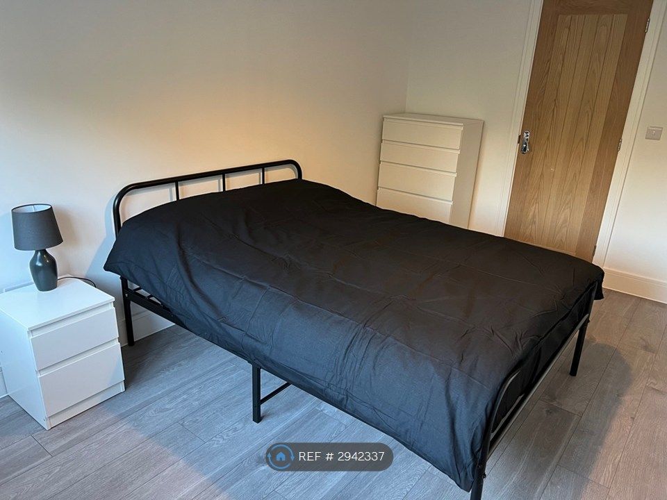 Property photo 1 of 9 Bedroom 2