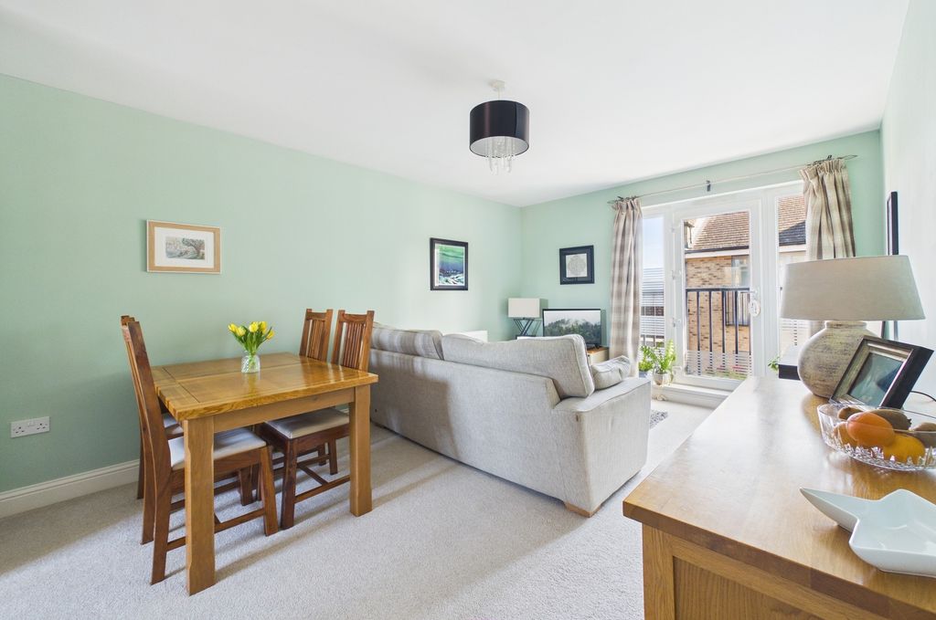 Property photo 2 of 13 Cam03259G0-Pr0255-Still014