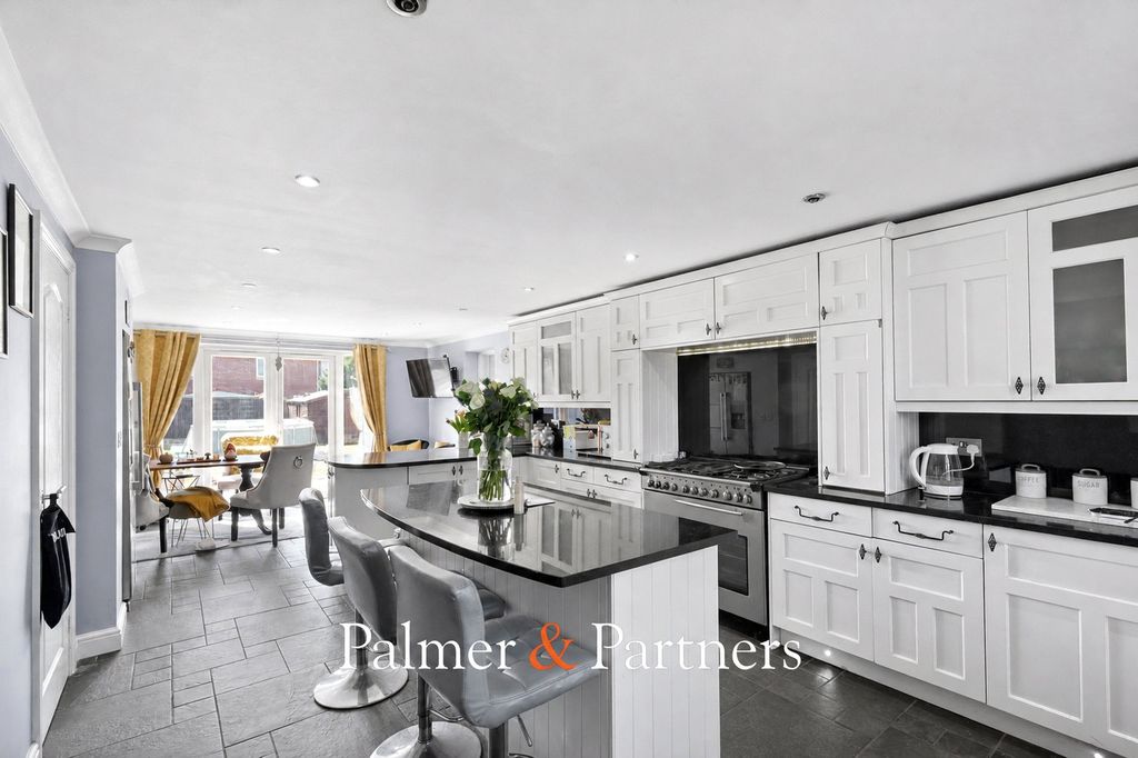 Property photo 2 of 21 Picture No. 30