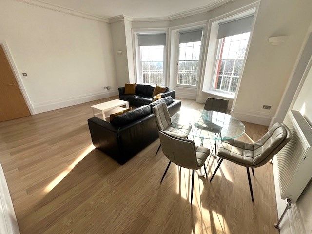 Property photo 2 of 11 6