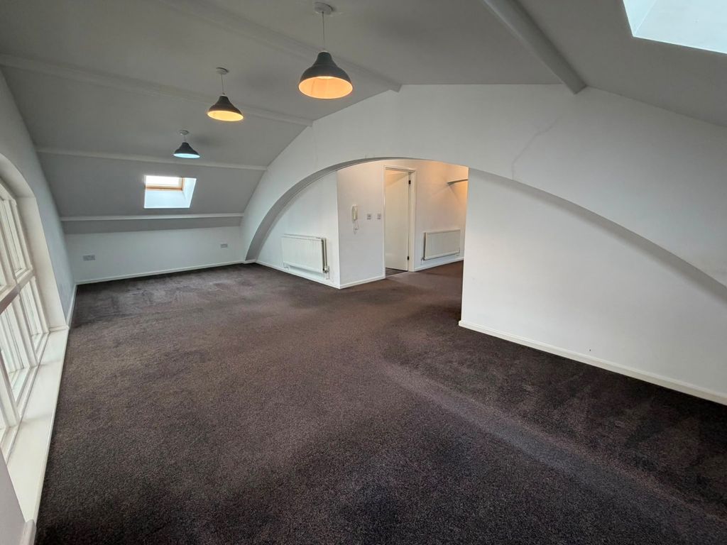 Property photo 3 of 10 Picture No. 02