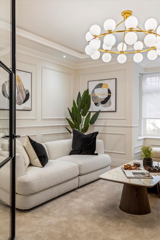 Property photo 3 of 21 Image