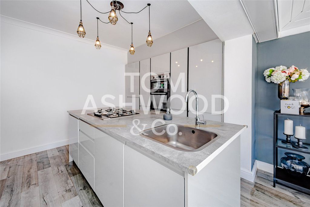 Property photo 2 of 19 Picture No. 06