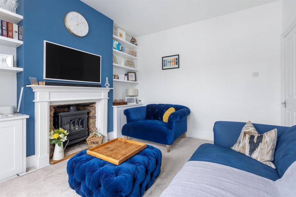 Property photo 3 of 18 7M2A3968-Hdr.Jpg