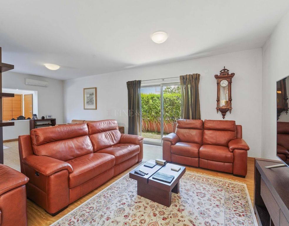 Property photo 2 of 30