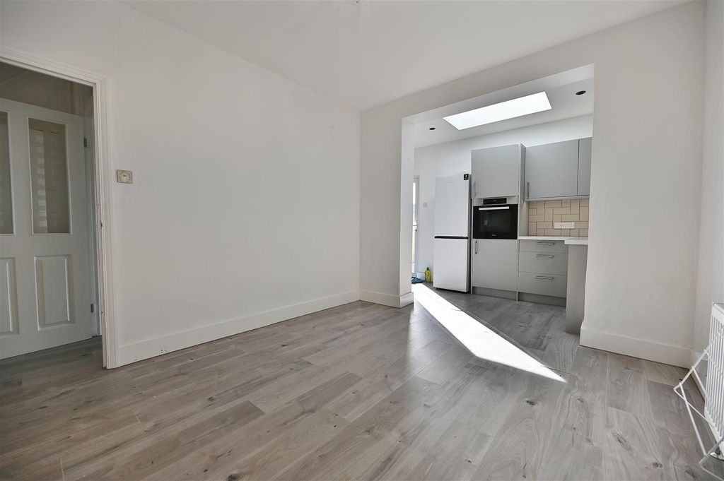 Property photo 3 of 13 Dsc_1880.Jpg