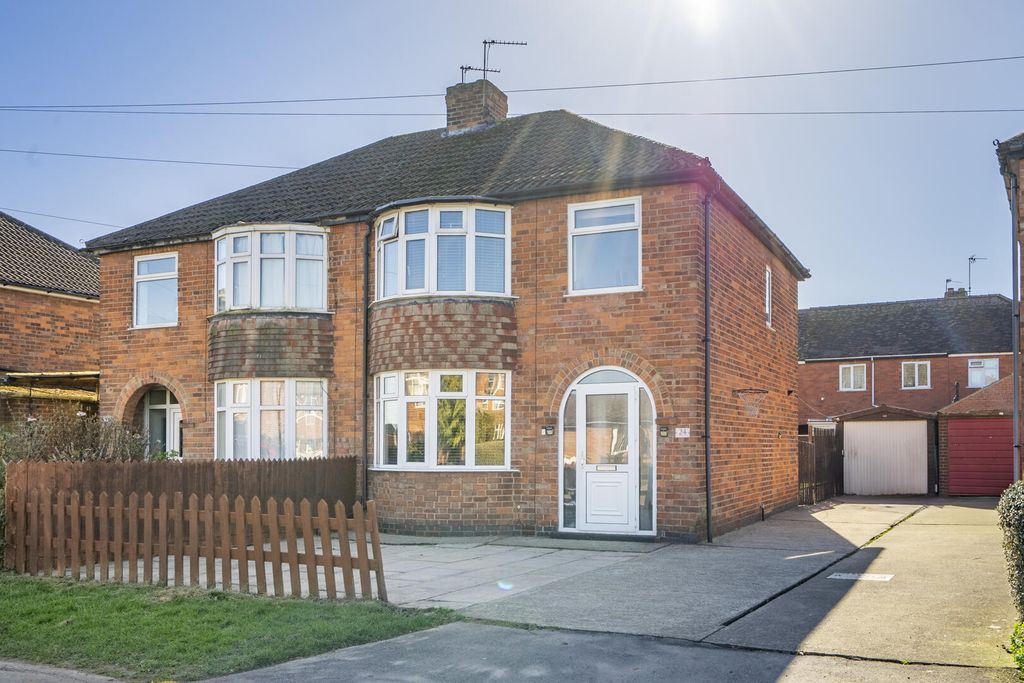 Property photo 1 of 15 Front (Exterior)