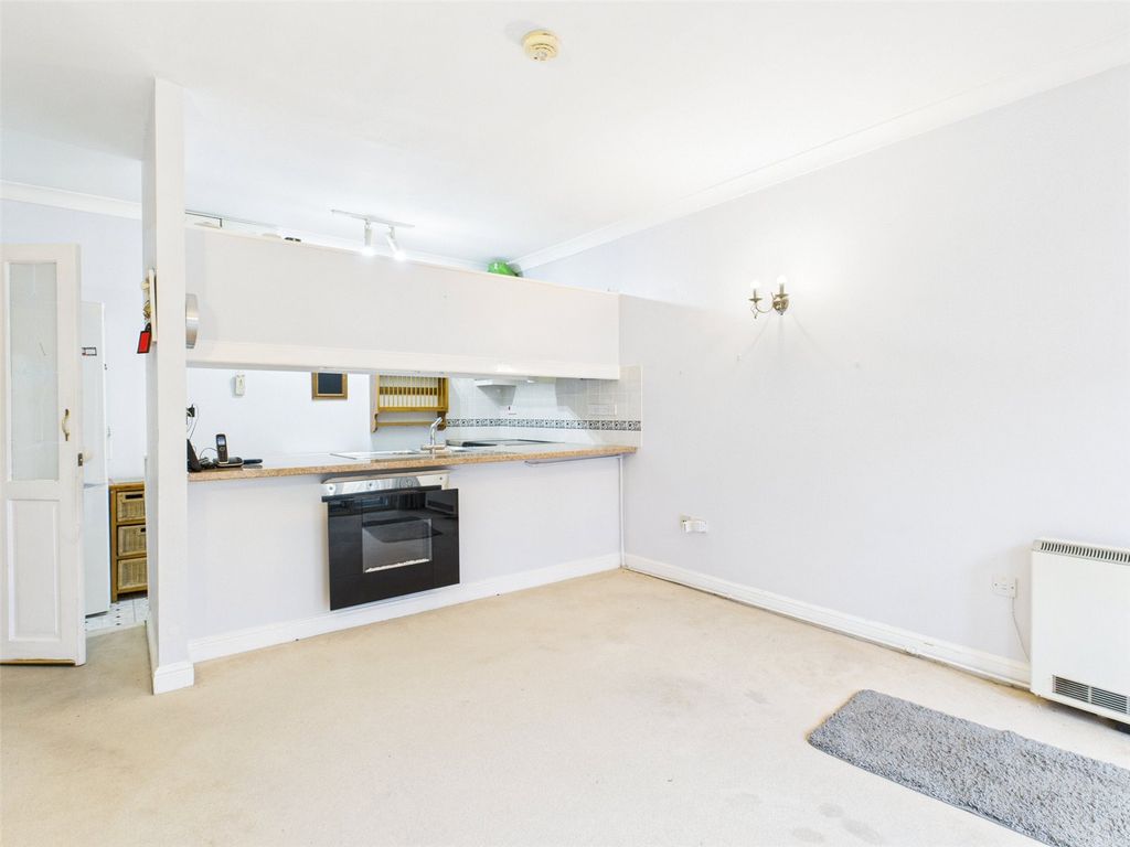 Property photo 3 of 13 Picture No. 01