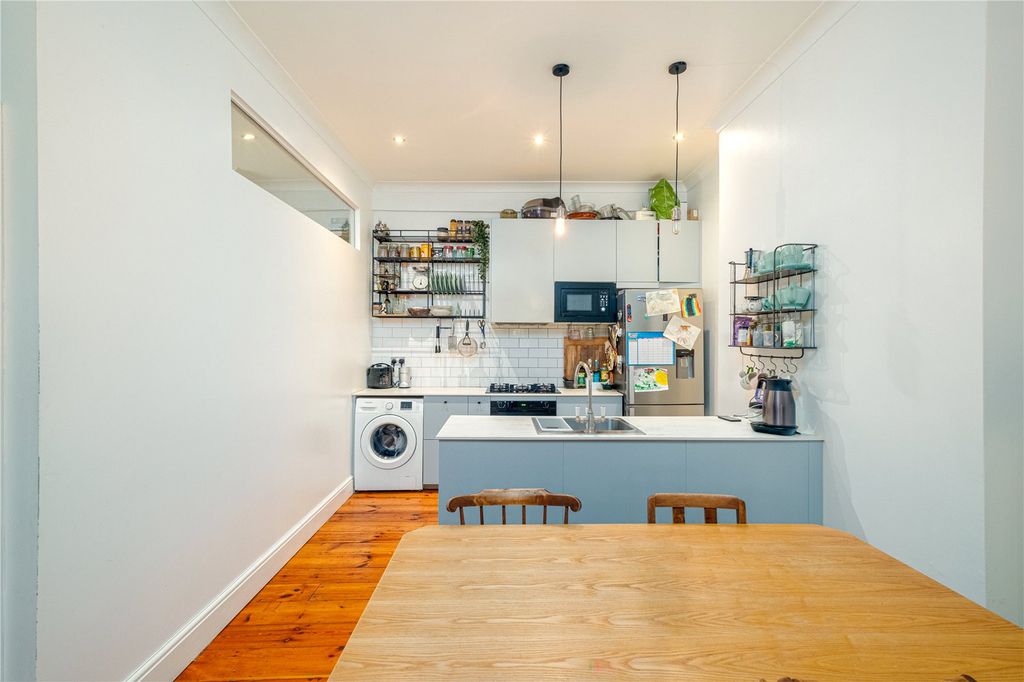 Property photo 3 of 10 Picture No. 04