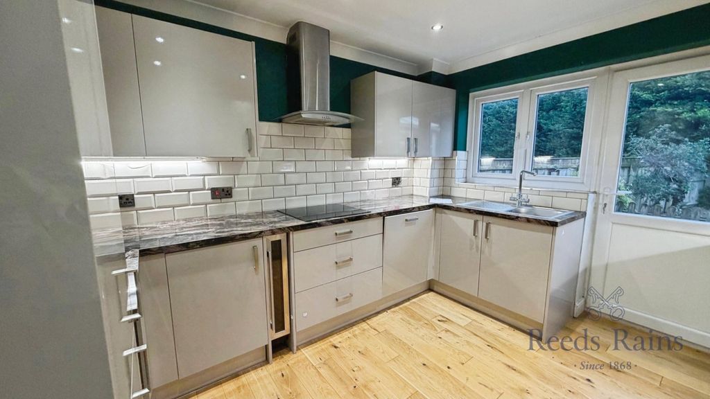 Property photo 3 of 15 Kitchen