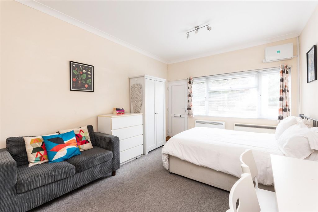 Property photo 3 of 7 9 St James’S Mews, Bath BA1 2Wa-5.Jpg