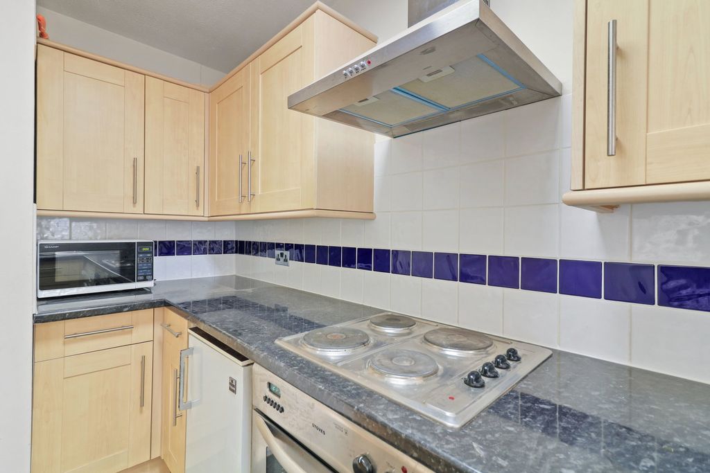 Property photo 3 of 13