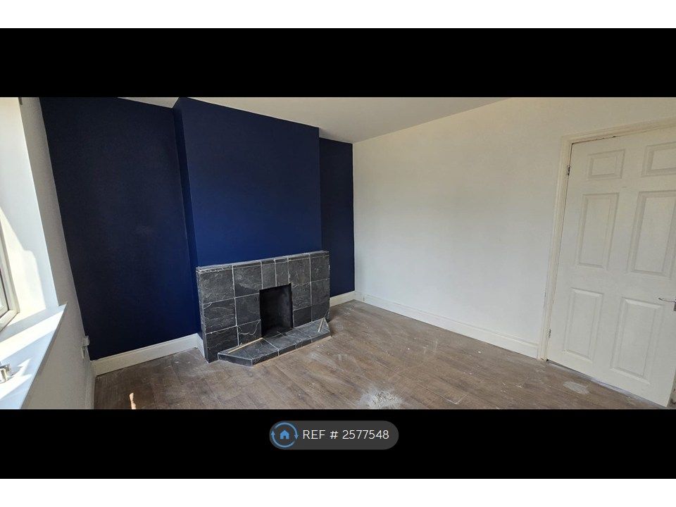 Property photo 3 of 15 Lounge