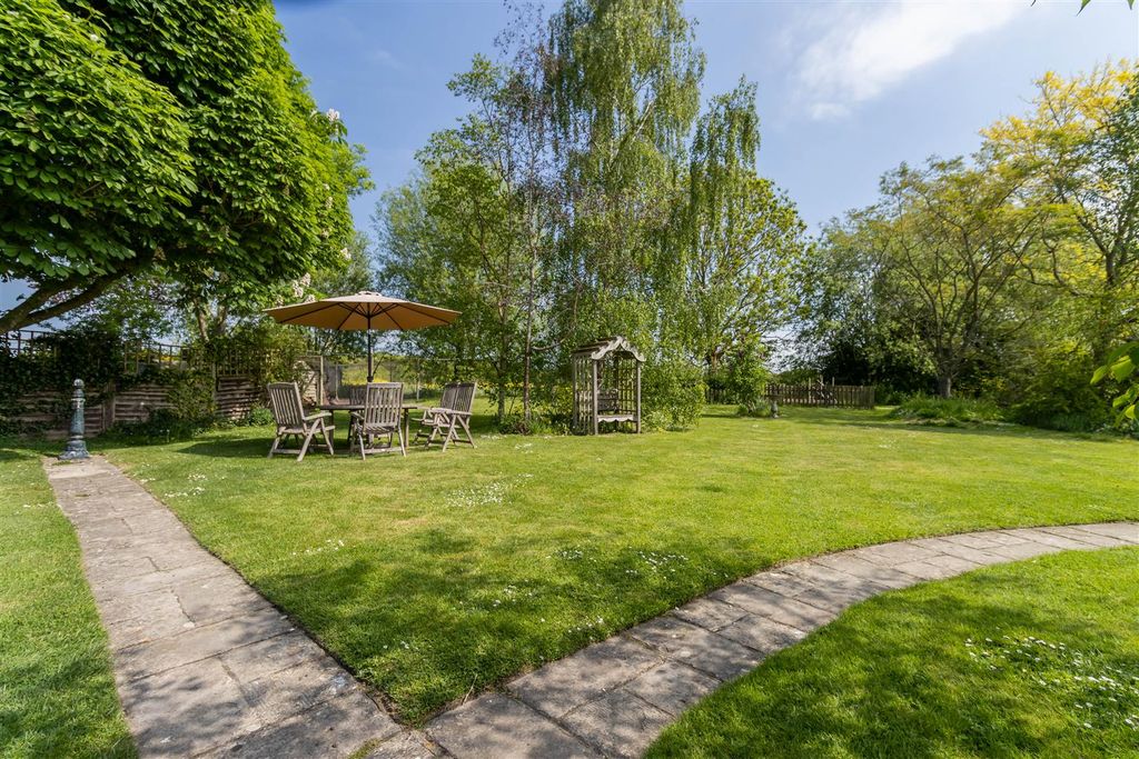 Property photo 3 of 31 Riverside Farm Thorney (39 Of 50).Jpg