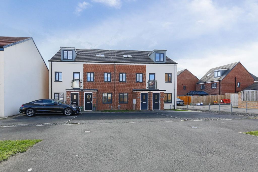 Property photo 1 of 14 External