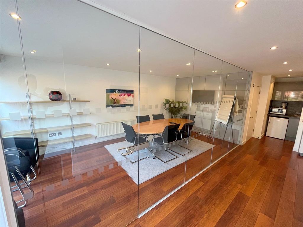Property photo 3 of 17 2.Jpg