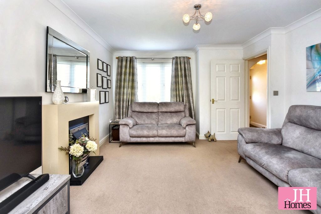 Property photo 2 of 18